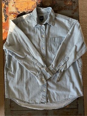 GAP Men’s Blue and White Pinstripe Button-Down Denim Shirt